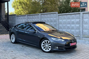 Лифтбек Tesla Model S 2015 в Ровно