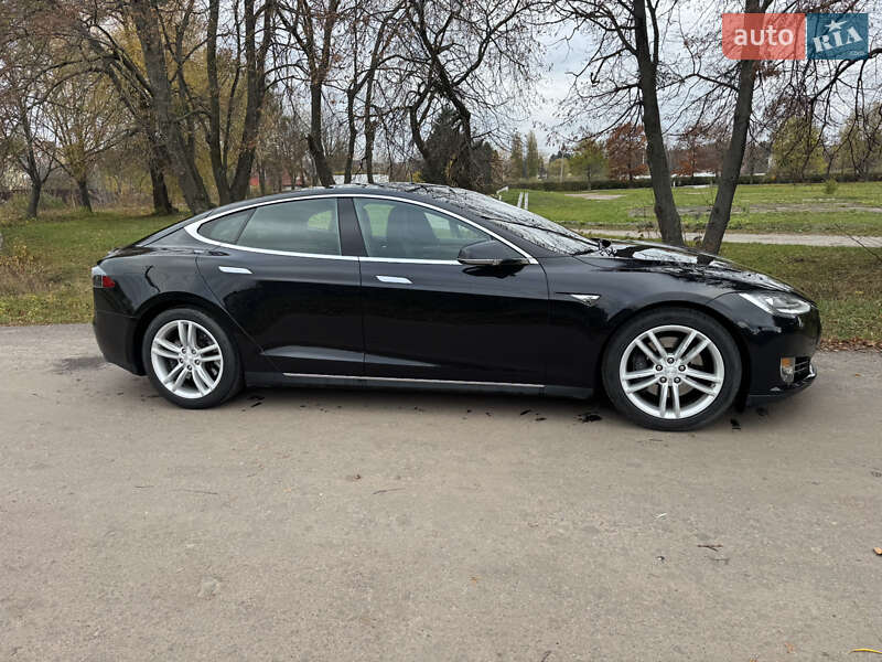 Лифтбек Tesla Model S 2015 в Житомире фото 4 Лифтбек Tesla Model S 2015 в Житомире