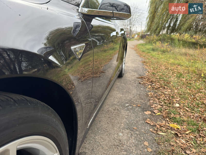 Лифтбек Tesla Model S 2015 в Житомире фото 11 Лифтбек Tesla Model S 2015 в Житомире