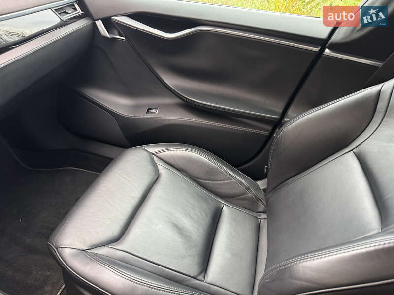 Лифтбек Tesla Model S 2015 в Житомире фото 26 Лифтбек Tesla Model S 2015 в Житомире
