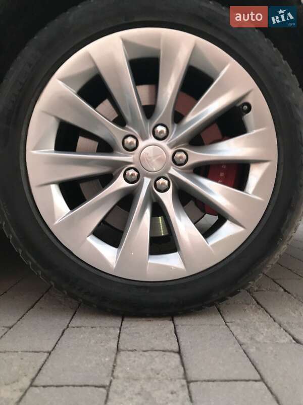 Ліфтбек Tesla Model S 2019 в Вінниці