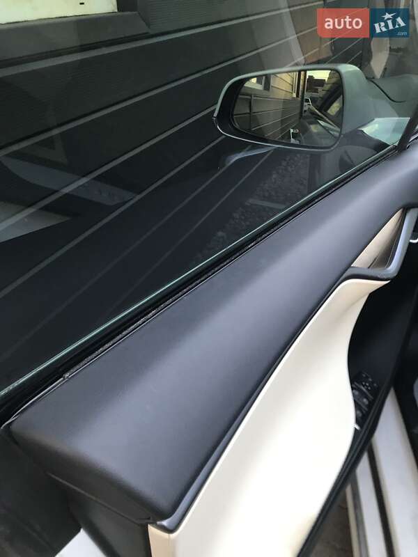 Ліфтбек Tesla Model S 2019 в Вінниці
