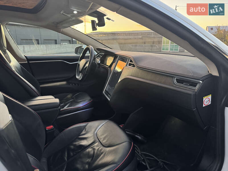Лифтбек Tesla Model S 2014 в Виннице фото 15 Лифтбек Tesla Model S 2014 в Виннице