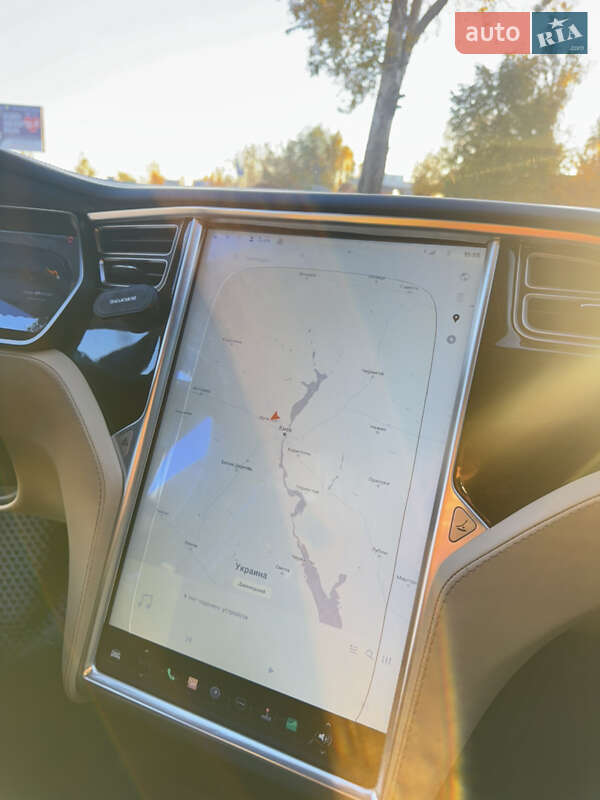 Ліфтбек Tesla Model S 2016 в Києві фото 16 Ліфтбек Tesla Model S 2016 в Києві