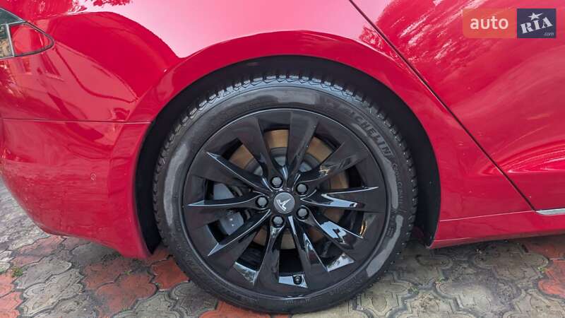 Лифтбек Tesla Model S 2019 в Киеве фото 12 Лифтбек Tesla Model S 2019 в Киеве