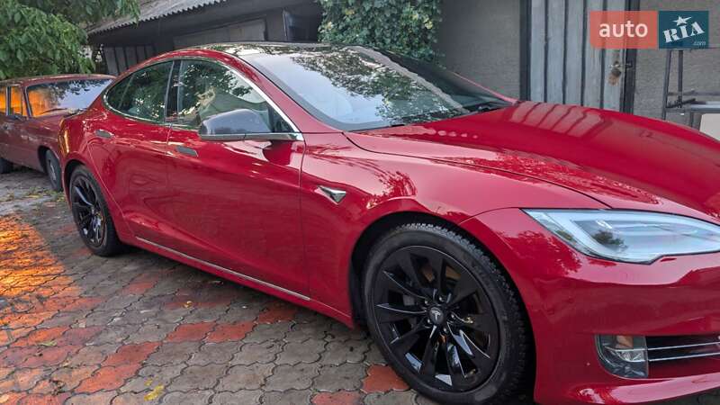 Лифтбек Tesla Model S 2019 в Киеве фото 15 Лифтбек Tesla Model S 2019 в Киеве