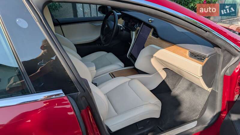 Лифтбек Tesla Model S 2019 в Киеве фото 35 Лифтбек Tesla Model S 2019 в Киеве