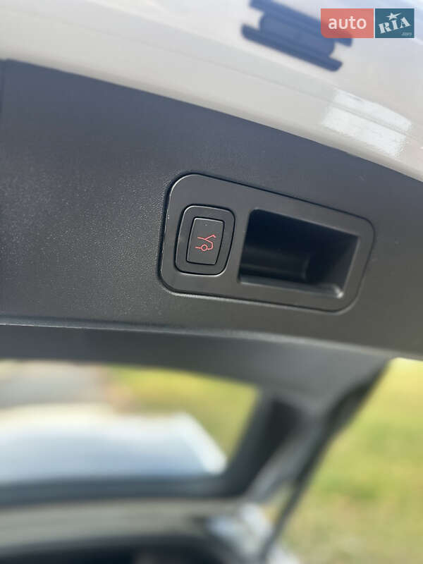 Ліфтбек Tesla Model S 2017 в Житомирі фото 13 Ліфтбек Tesla Model S 2017 в Житомирі