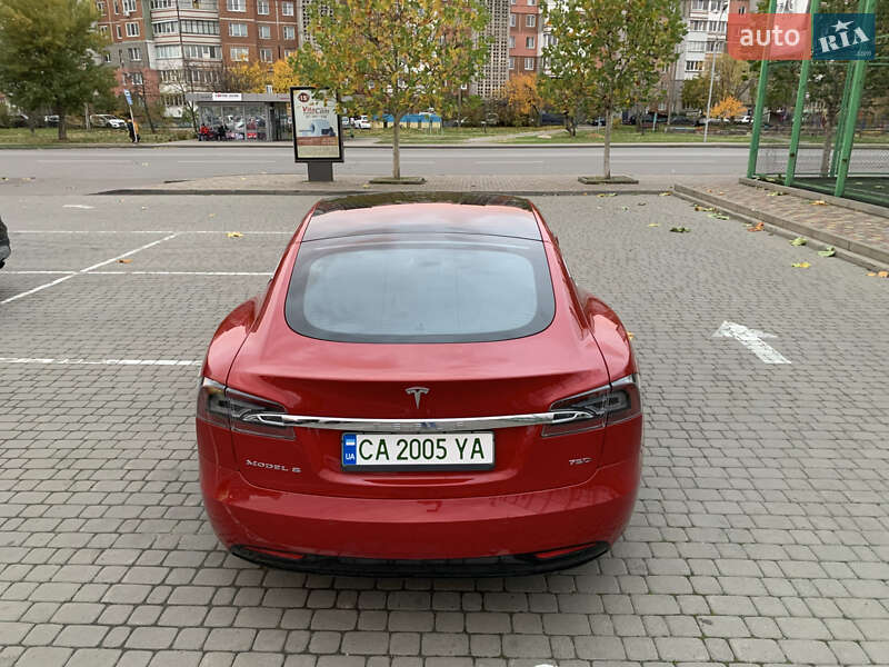 Лифтбек Tesla Model S 2018 в Черкассах
