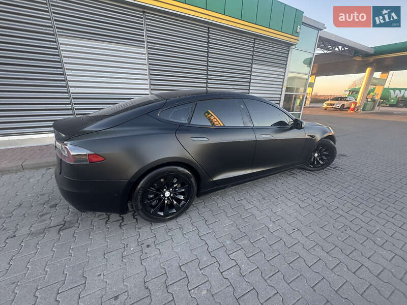 Лифтбек Tesla Model S 2018 в Коломые