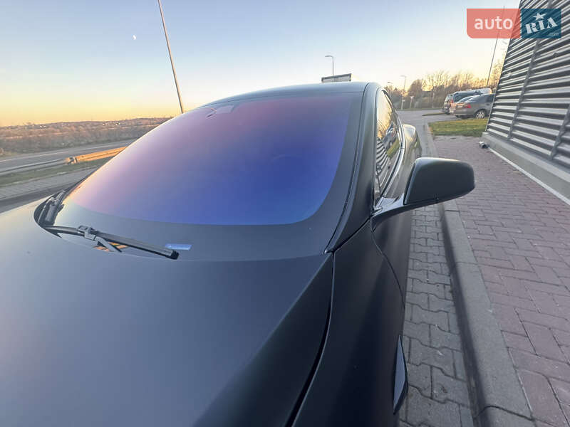 Лифтбек Tesla Model S 2018 в Коломые