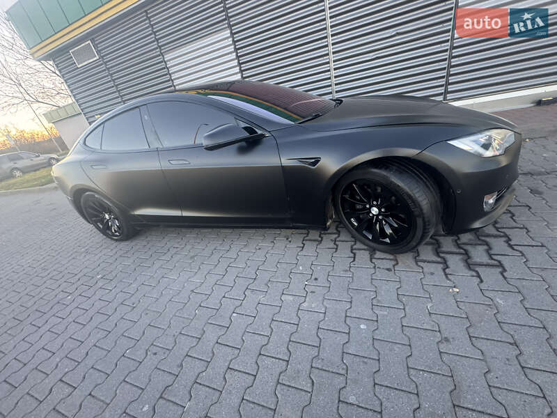 Лифтбек Tesla Model S 2018 в Коломые
