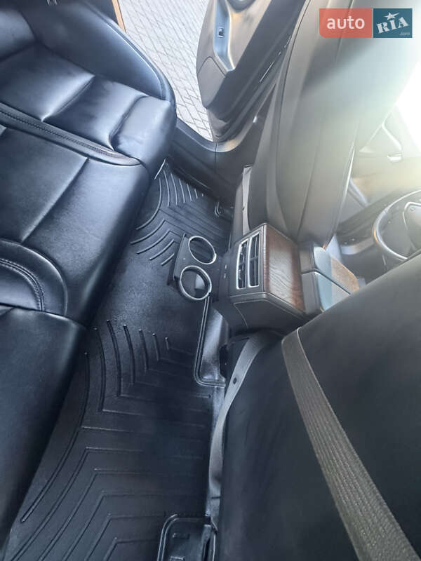 Лифтбек Tesla Model S 2018 в Коломые