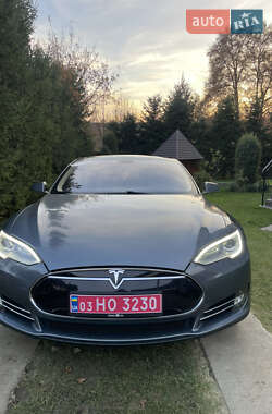 Лифтбек Tesla Model S 2014 в Черновцах