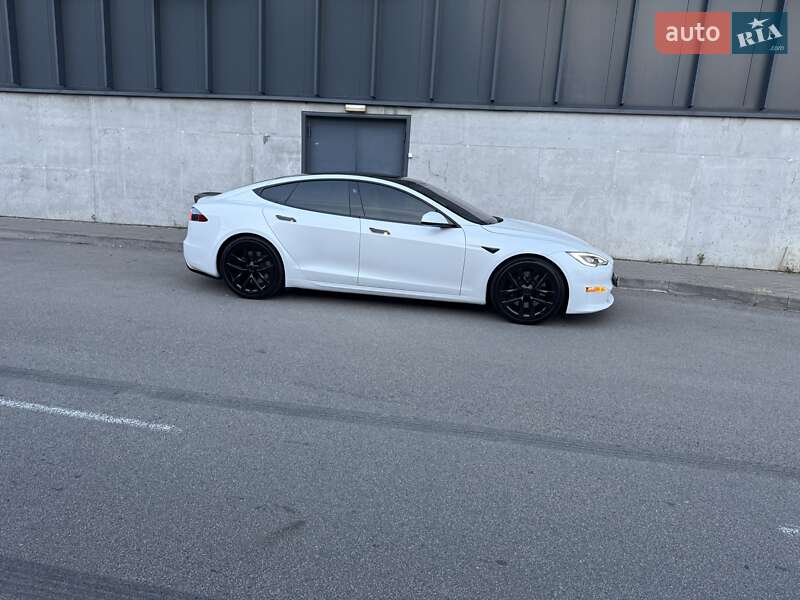 Лифтбек Tesla Model S 2021 в Киеве фото 7 Лифтбек Tesla Model S 2021 в Киеве