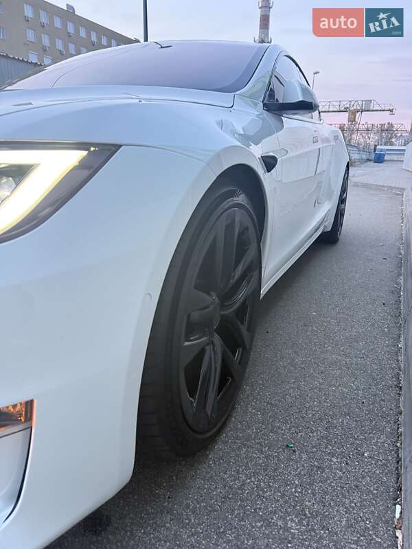Лифтбек Tesla Model S 2021 в Киеве фото 19 Лифтбек Tesla Model S 2021 в Киеве