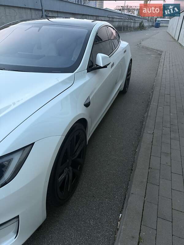 Лифтбек Tesla Model S 2021 в Киеве фото 23 Лифтбек Tesla Model S 2021 в Киеве
