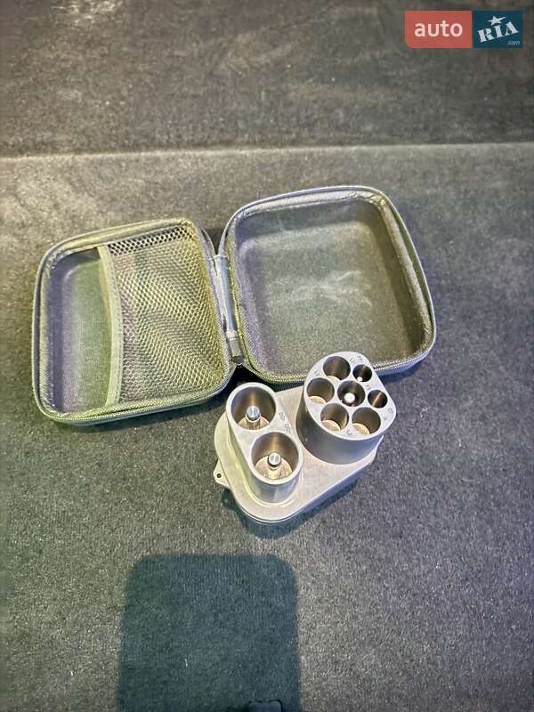 Лифтбек Tesla Model S 2021 в Киеве фото 29 Лифтбек Tesla Model S 2021 в Киеве