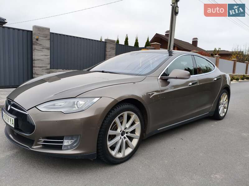 Лифтбек Tesla Model S 2015 в Житомире фото 8 Лифтбек Tesla Model S 2015 в Житомире