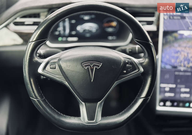 Ліфтбек Tesla Model S 2016 в Києві