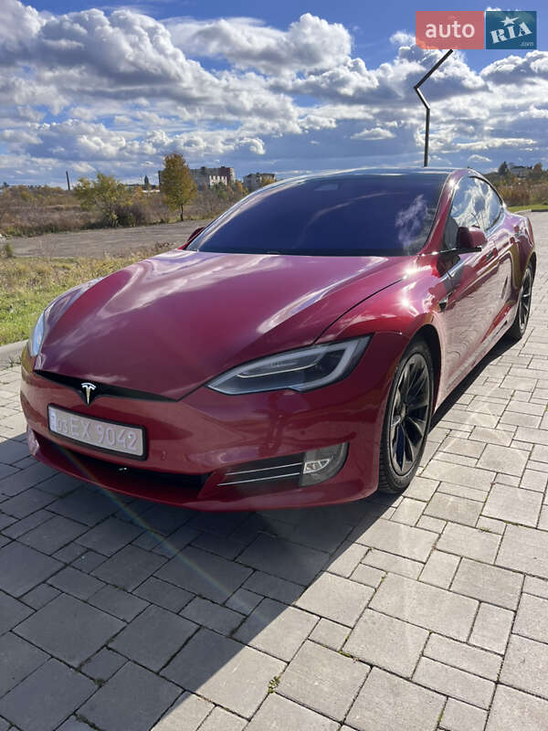 Лифтбек Tesla Model S 2017 в Ровно Лифтбек Tesla Model S 2017 в Ровно