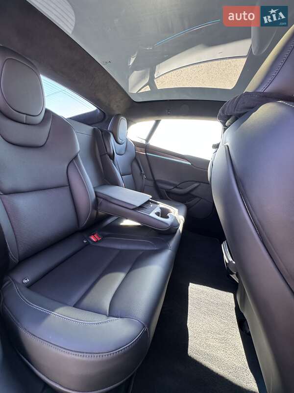 Лифтбек Tesla Model S 2021 в Одессе