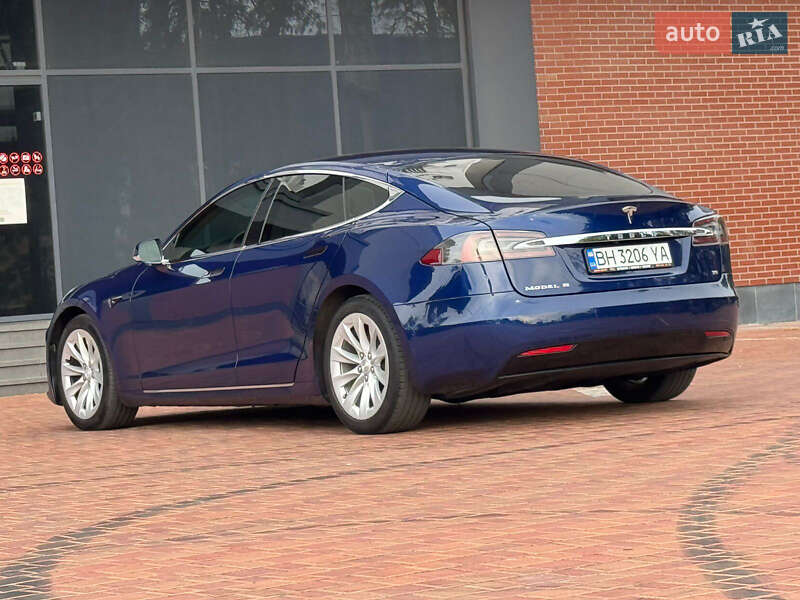 Лифтбек Tesla Model S 2016 в Одессе