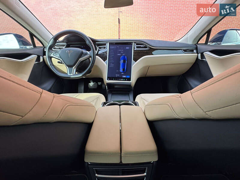 Лифтбек Tesla Model S 2016 в Одессе