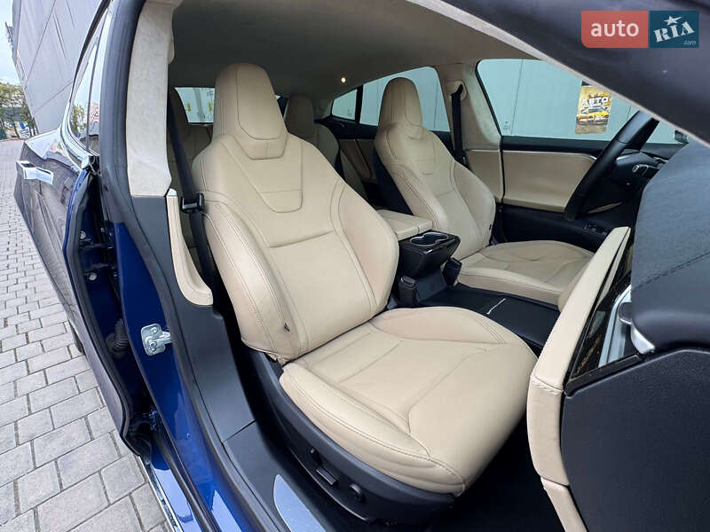 Лифтбек Tesla Model S 2016 в Одессе