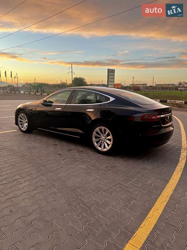 Ліфтбек Tesla Model S 2019 в Одесі