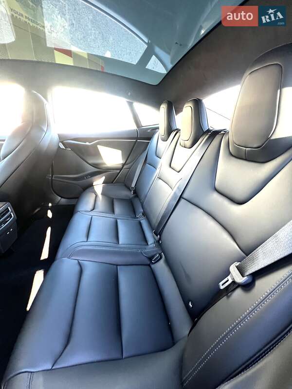 Ліфтбек Tesla Model S 2019 в Одесі