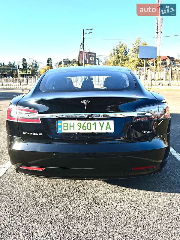 Ліфтбек Tesla Model S 2019 в Одесі