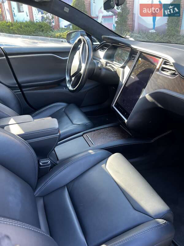 Ліфтбек Tesla Model S 2019 в Одесі