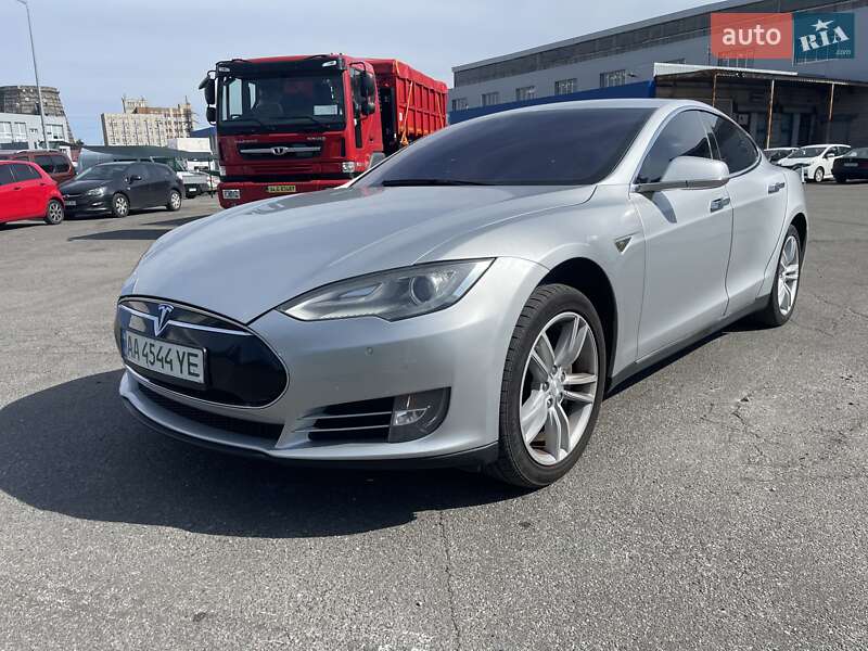 Tesla Model S 2013 Tesla Model S 2013