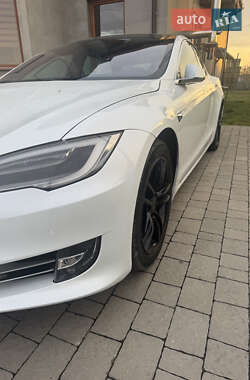 Лифтбек Tesla Model S 2019 в Ивано-Франковске