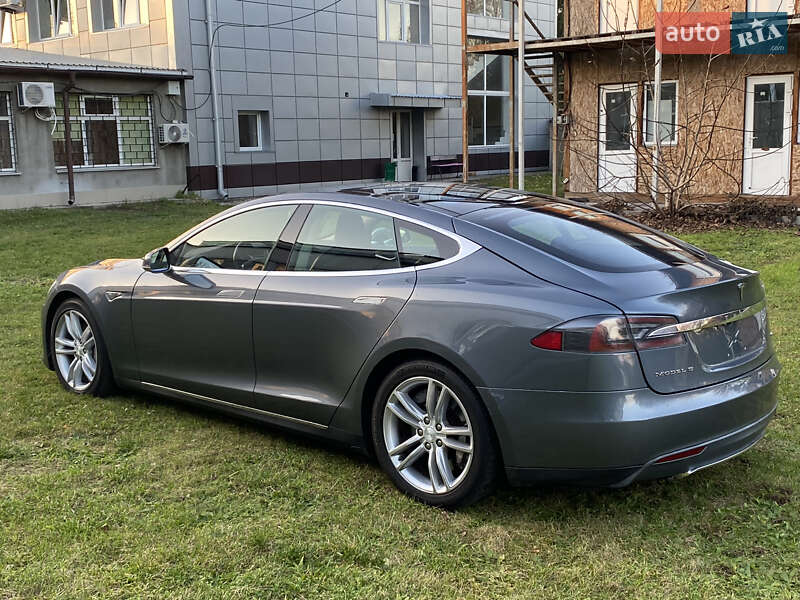 Ліфтбек Tesla Model S 2013 в Борисполі фото 8 Ліфтбек Tesla Model S 2013 в Борисполі