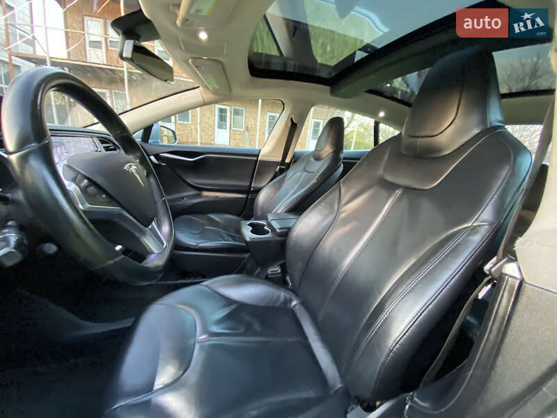 Ліфтбек Tesla Model S 2013 в Борисполі фото 17 Ліфтбек Tesla Model S 2013 в Борисполі