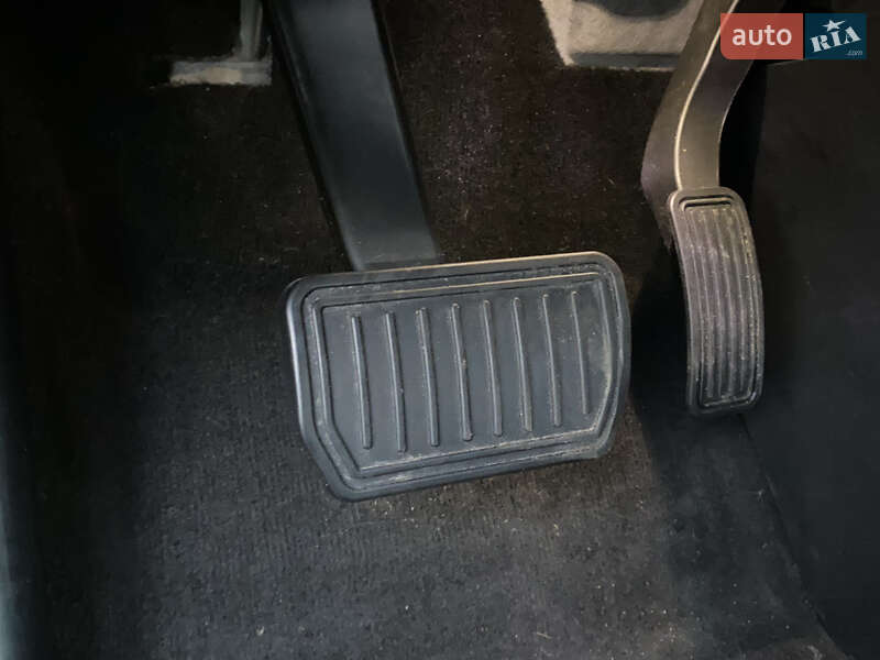 Ліфтбек Tesla Model S 2013 в Борисполі фото 36 Ліфтбек Tesla Model S 2013 в Борисполі