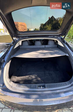 Лифтбек Tesla Model S 2017 в Одессе