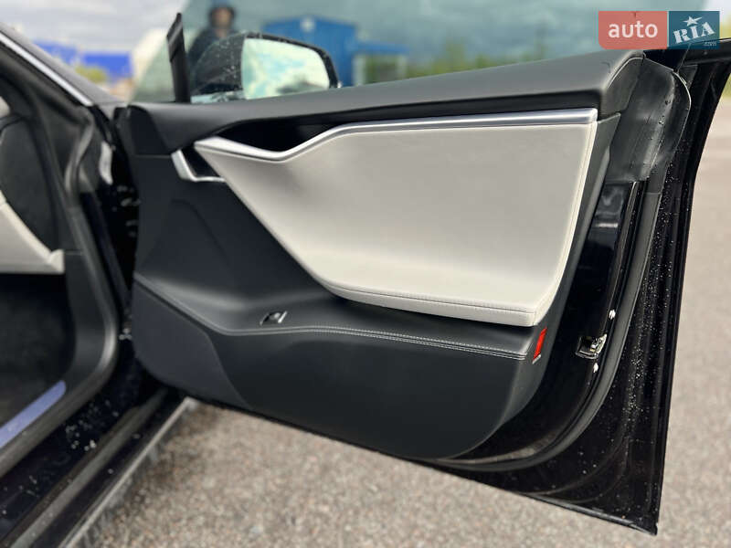Лифтбек Tesla Model S 2015 в Ровно фото 17 Лифтбек Tesla Model S 2015 в Ровно