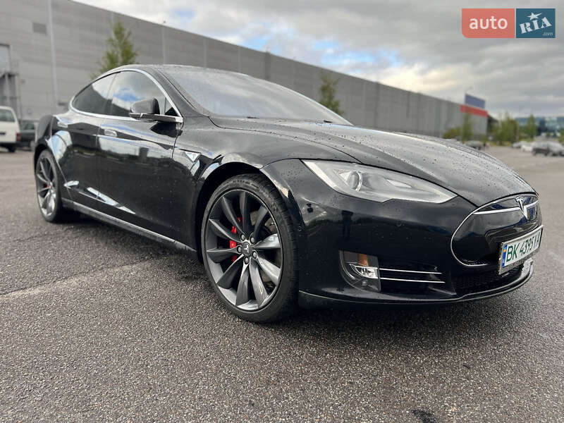 Лифтбек Tesla Model S 2015 в Ровно фото 22 Лифтбек Tesla Model S 2015 в Ровно