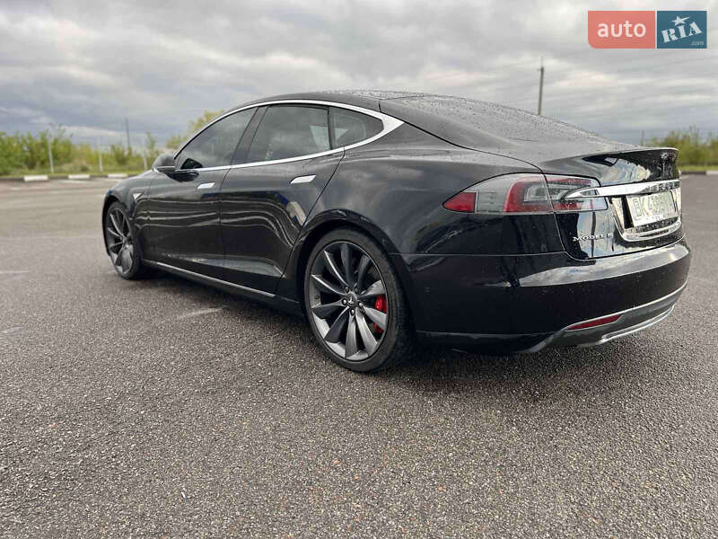 Лифтбек Tesla Model S 2015 в Ровно фото 31 Лифтбек Tesla Model S 2015 в Ровно