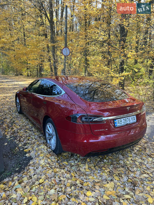 Ліфтбек Tesla Model S 2017 в Вінниці