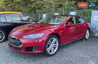 Ліфтбек Tesla Model S 2015 в Тернополі