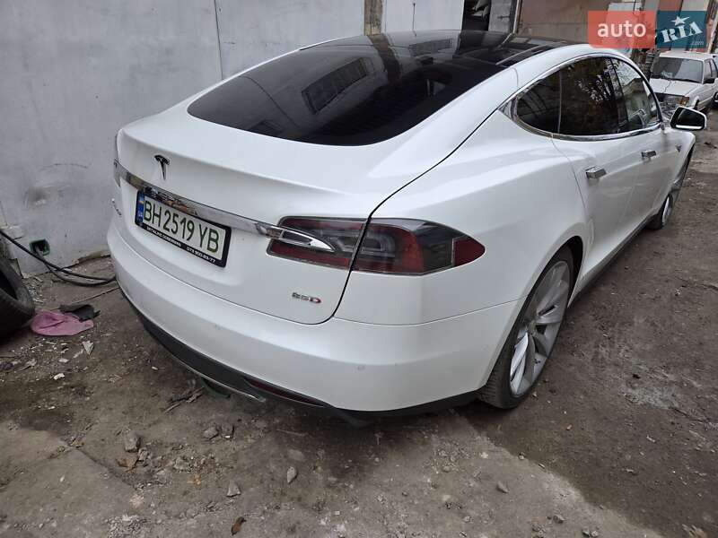 Лифтбек Tesla Model S 2015 в Одессе фото 11 Лифтбек Tesla Model S 2015 в Одессе