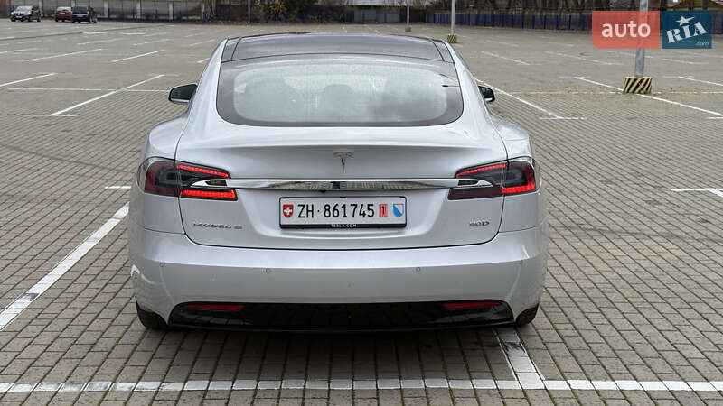 Ліфтбек Tesla Model S 2017 в Тернополі