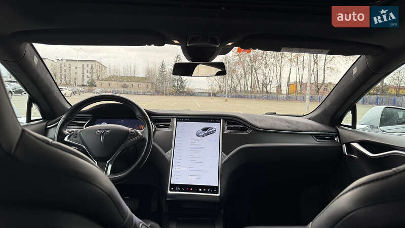 Ліфтбек Tesla Model S 2017 в Тернополі