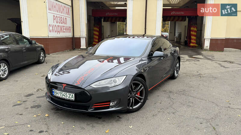 Ліфтбек Tesla Model S 2015 в Одесі фото 34 Ліфтбек Tesla Model S 2015 в Одесі