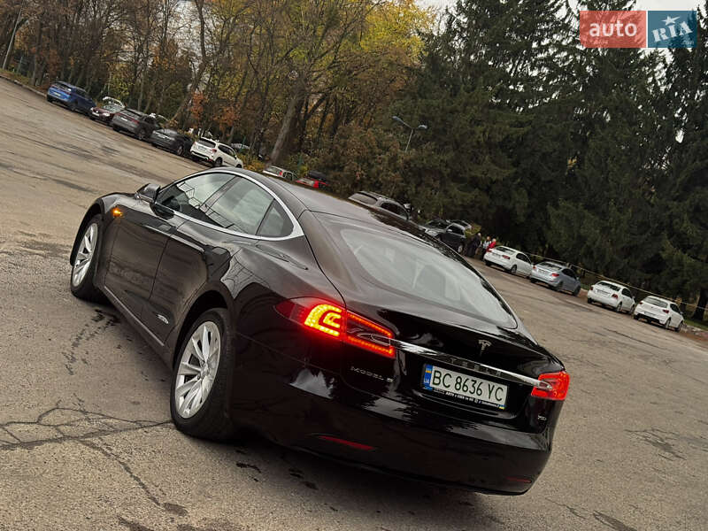 Ліфтбек Tesla Model S 2018 в Львові фото 18 Ліфтбек Tesla Model S 2018 в Львові