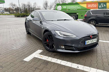 Ліфтбек Tesla Model S 2015 в Житомирі